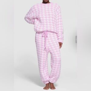 Skims Cozy Pink and White sweat pant/sweater set